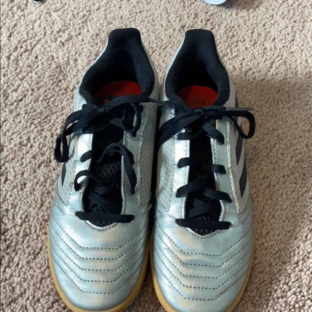 Youth Indoor soccer shoes